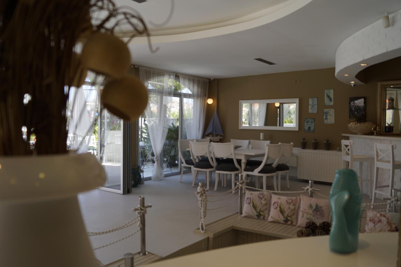 Marina Sahil Hotel Çeşme Extérieur photo